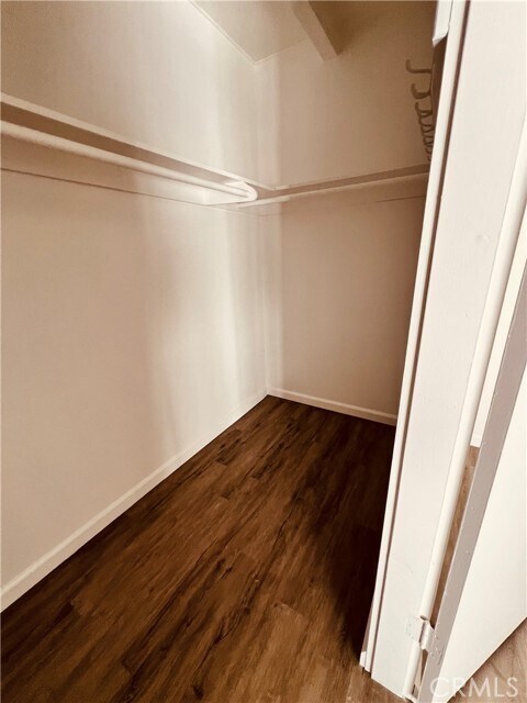 Building Photo - 635 Palm Dr