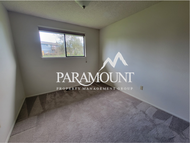 Building Photo - 3 Bedroom Oasis in Port Orchard!