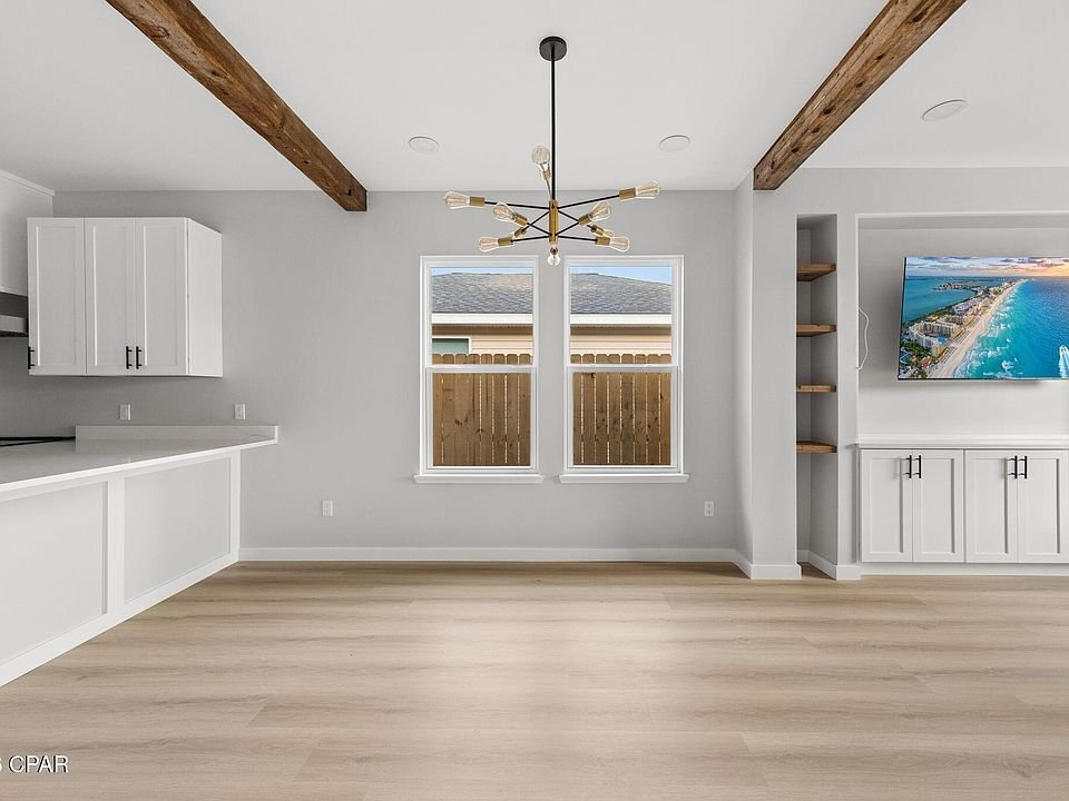 Building Photo - 517 E 8th St