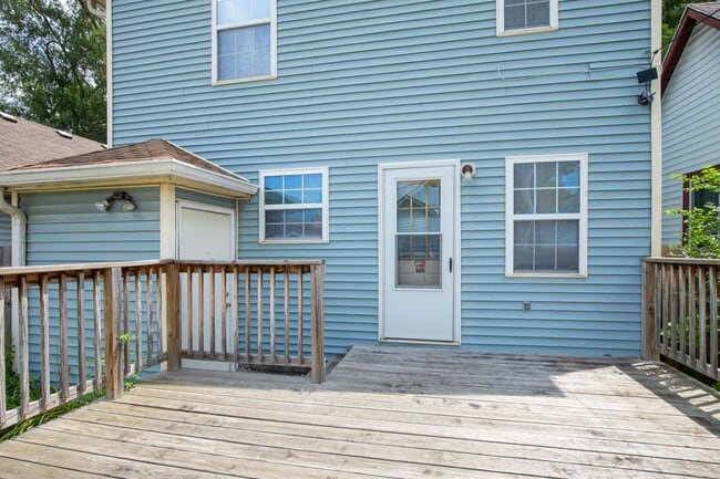 Building Photo - 936 Camp St