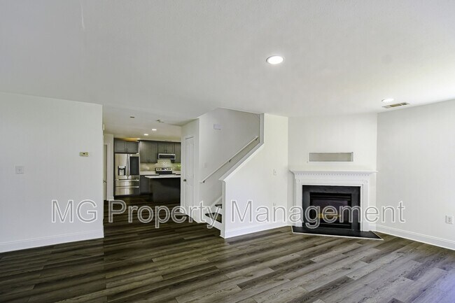 Building Photo - 722 Overlook Rd