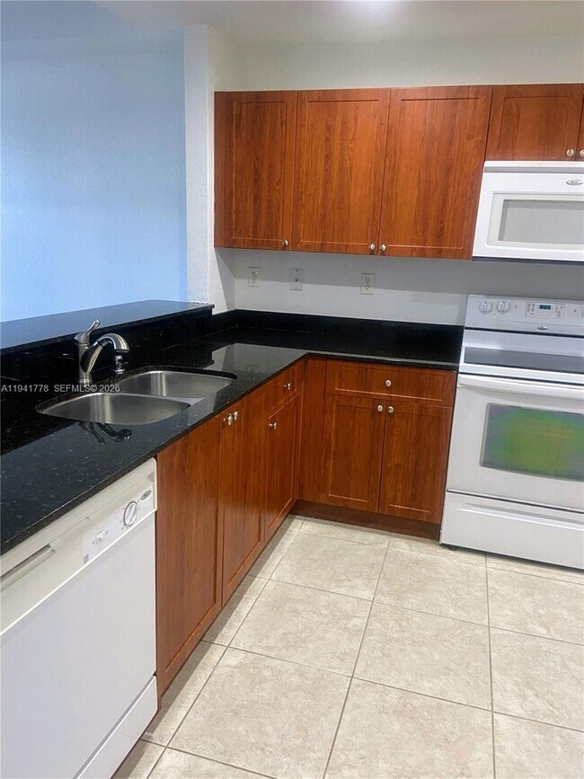 Building Photo - 8933 NW 107 Ct