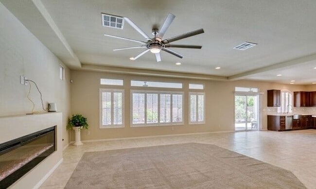 Building Photo - Bright & Spacious 5-Bedroom Home with 3-Car Garage in 89141