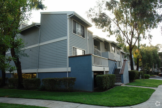 Building Photo - Meadowbrook
