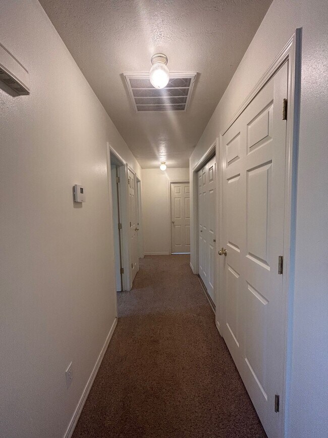 Building Photo - 465 Taft Ave