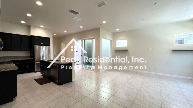 Building Photo - Newer 3bd/2.5ba West Sacramento Home with 2 Car Garage!
