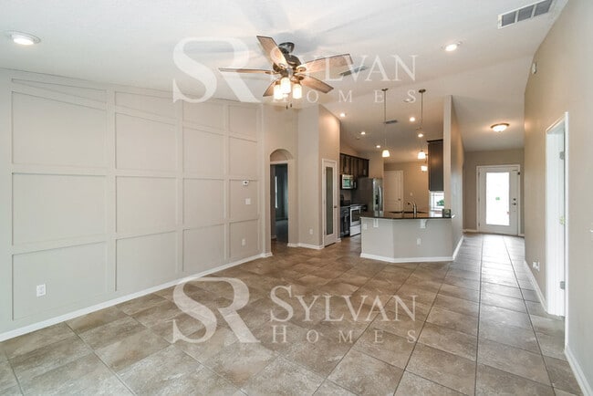 Building Photo - Carve Out a Great Life Here!