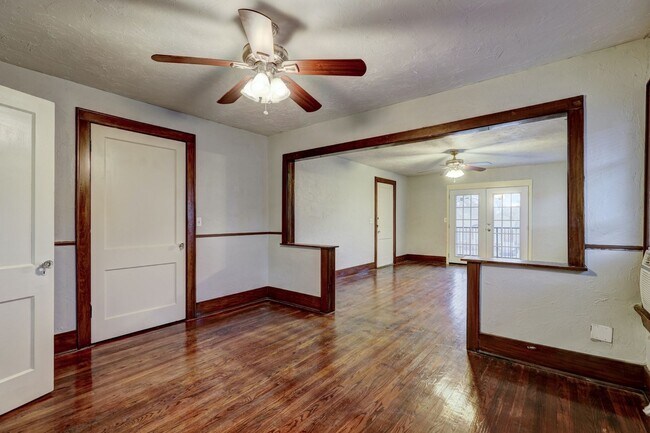 Building Photo - Lovely 1 Bed Home with new Balcony: 1407 1/2 Northwest 17th Street