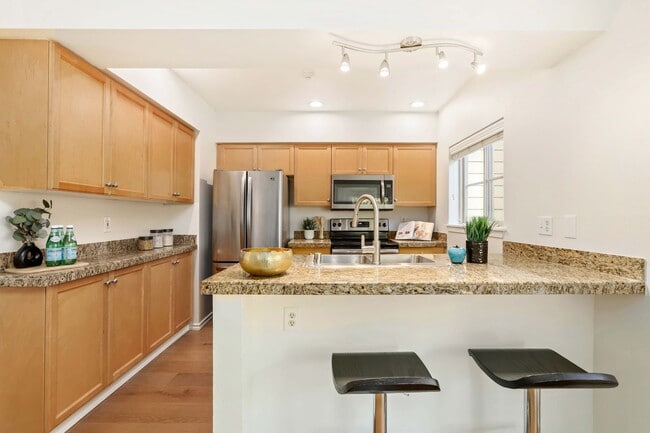 Building Photo - Must-see property that still feels brand new