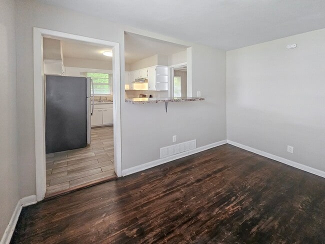 Building Photo - 4-Bedroom Ranch in the Heart of Atlanta – ...