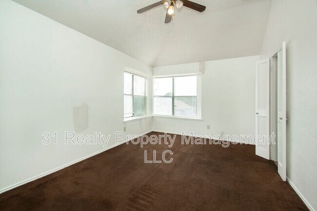 Building Photo - 436 Chestnut Ln