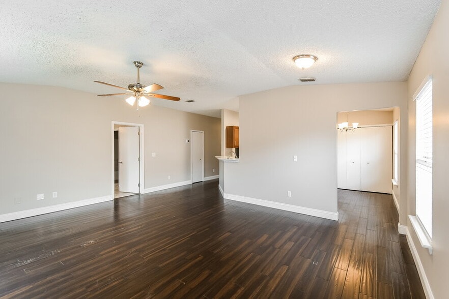 Building Photo - 9159 Upstream Ct