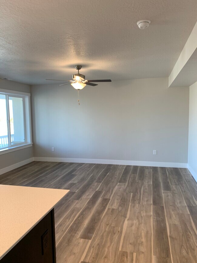 Building Photo - 70 E Ginger Gold Rd