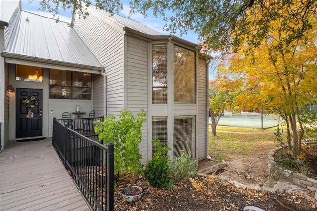 Building Photo - 143 World of Tennis Sq