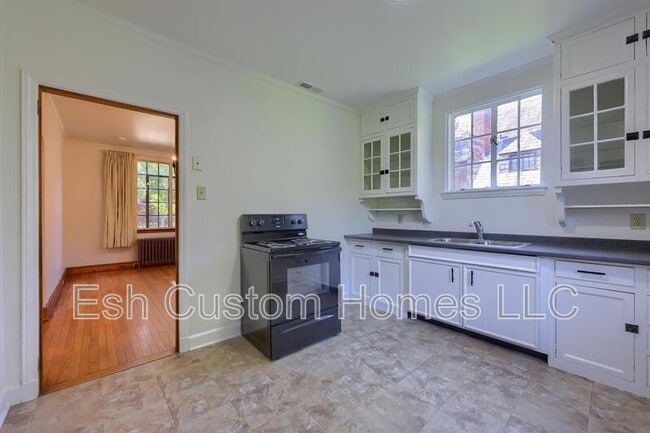 Building Photo - 3 Safe Harbor Village