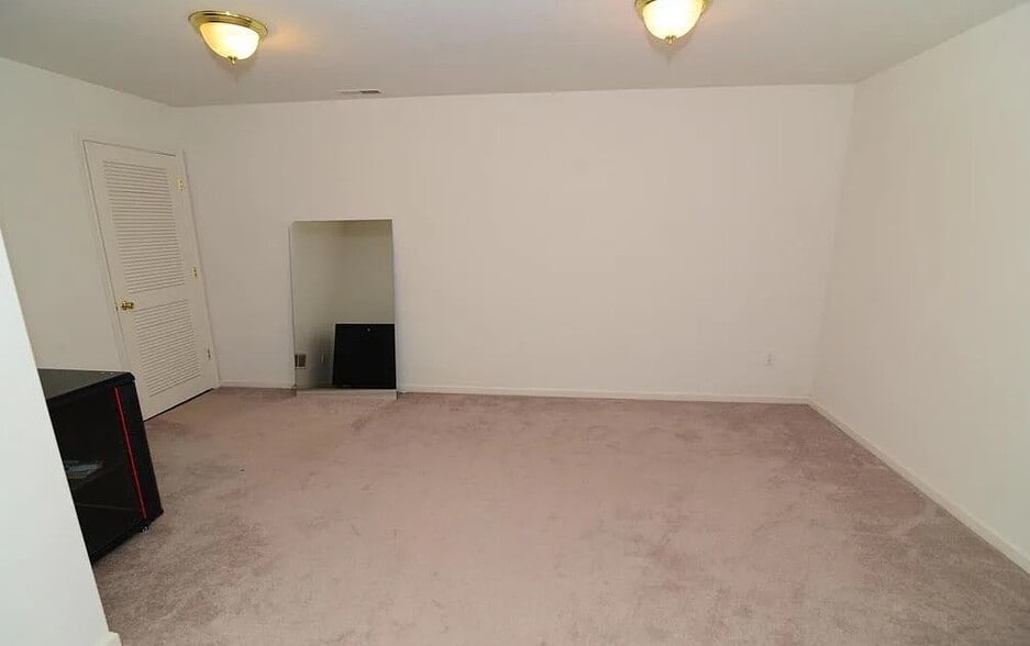 Basement - 455 Madison Dr