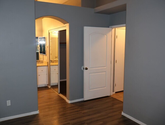 Building Photo - Single Story remodeled home
