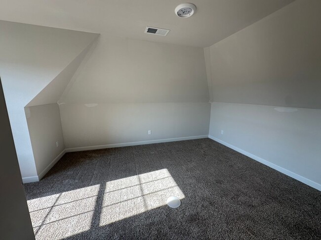 Building Photo - 2346 Julianna Dr