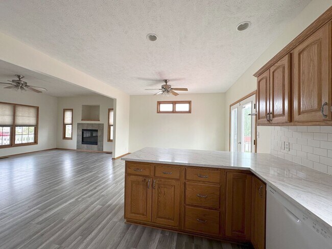 Building Photo - 8621 Lavender Cir