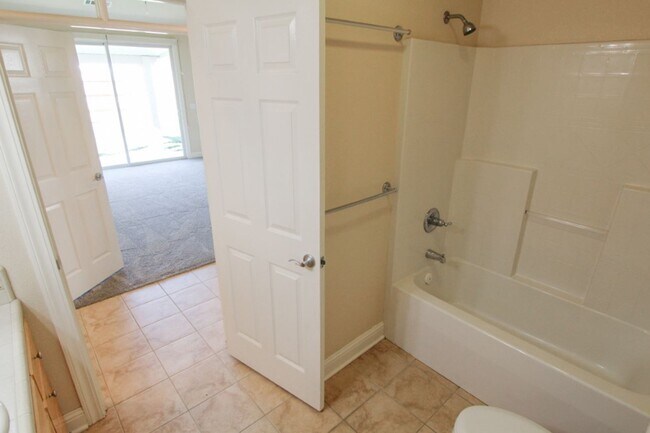 Building Photo - Spacious Home Near Mountain View School wi...