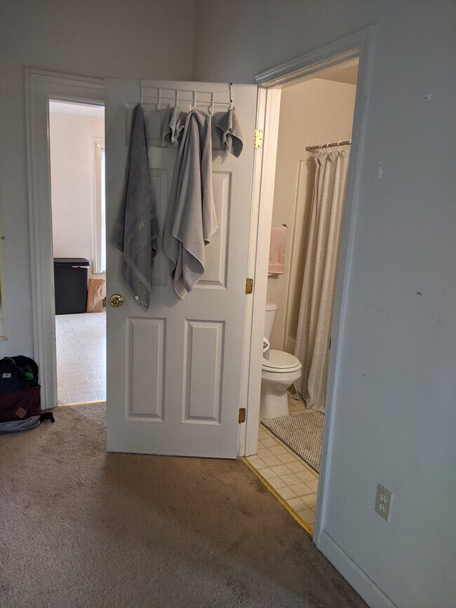 Building Photo - 501 W Forest Ave