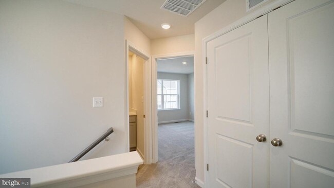 Building Photo - 1350 Red Clover Ln