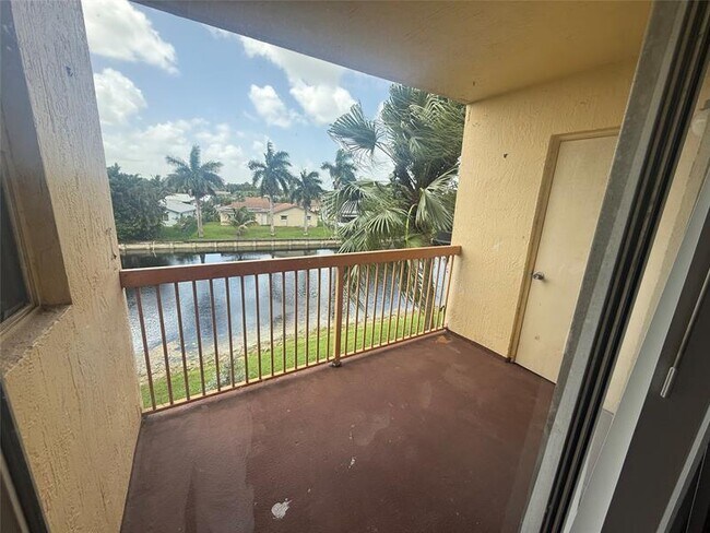 Building Photo - 7620 Westwood Dr