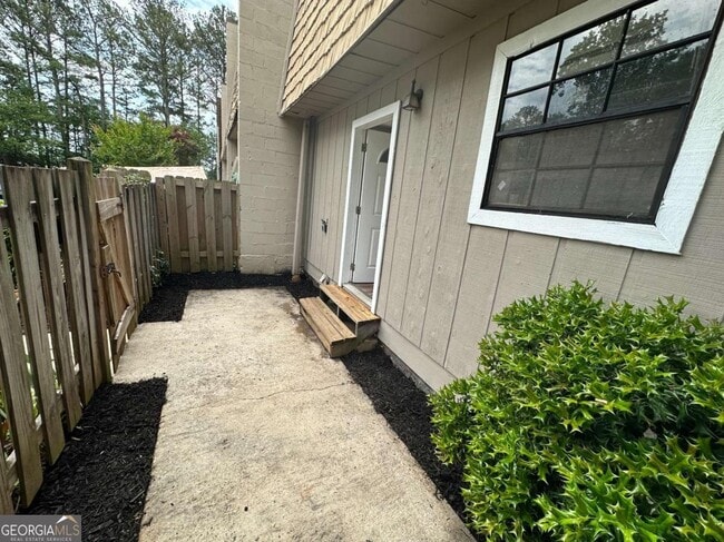 Building Photo - 6427 Woodstone Ter