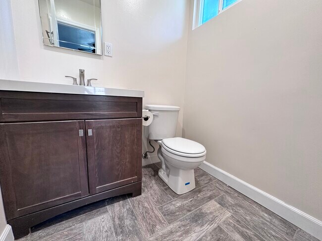 Building Photo - 45322 Saigon Ave