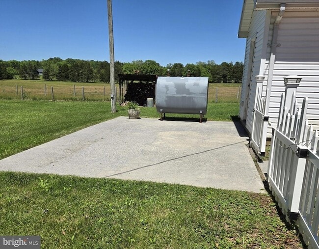 Building Photo - 8293 Leetown Rd