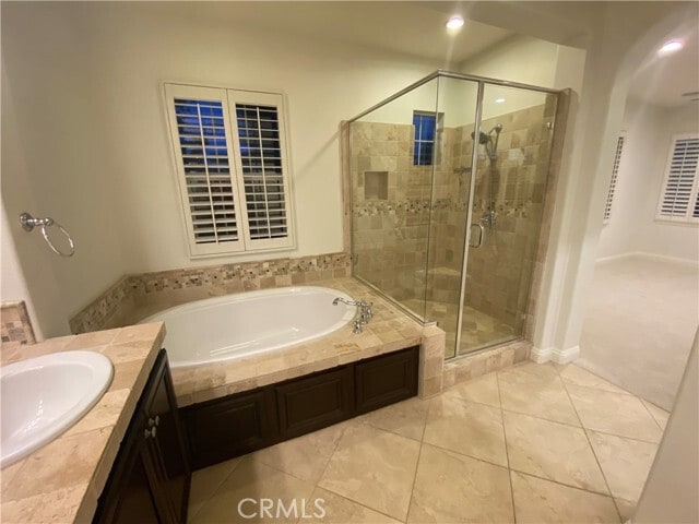 Building Photo - 25 Golf Dr