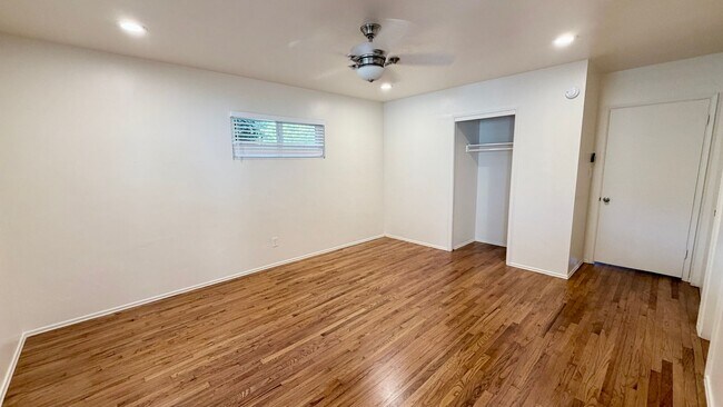 Building Photo - Spacious 3 Bed 2 Bath Home in Sunset Cliffs with Detached Garage & Private Backyard