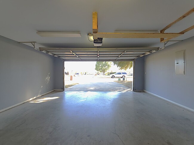 Building Photo - 3323 Mugsy Dr