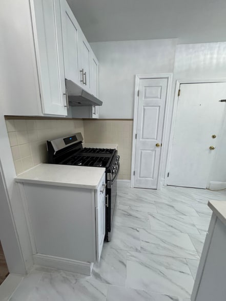 Building Photo - 334 Midland Ave