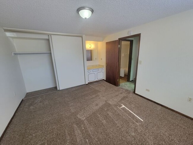 Building Photo - Great 2 Bedroom/1 Bath Duplex with 1 Car Attached Garage in Northeast Loveland, CO