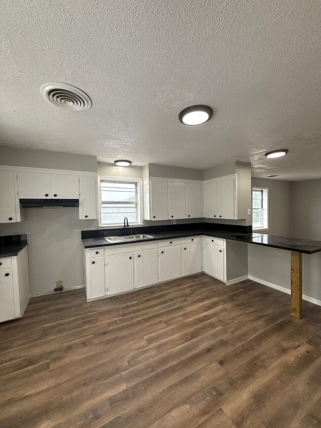 Building Photo - 15425 TN-59