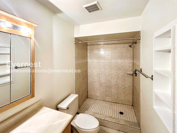 Building Photo - 1301 Gulfview Woods Ln