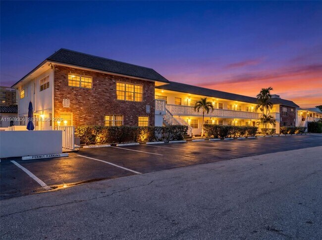 Building Photo - 3220 NE 10th St