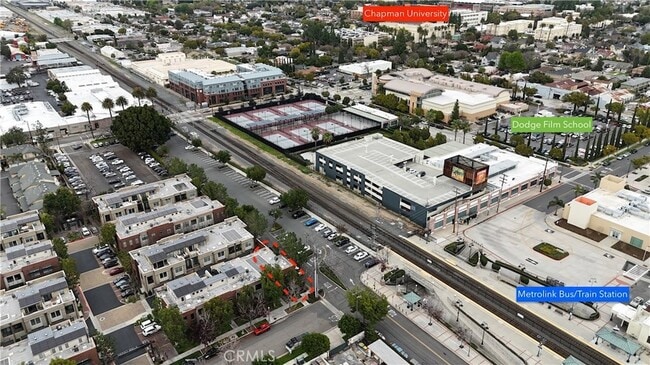 Building Photo - 501 W Maple Ave