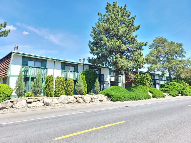Building Photo - $1,150 - 1 Bed / 1 Bath Bright and Airy Condo on Spokane River
