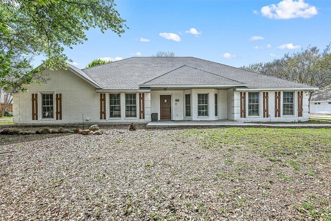 Building Photo - 303 Riva Ridge