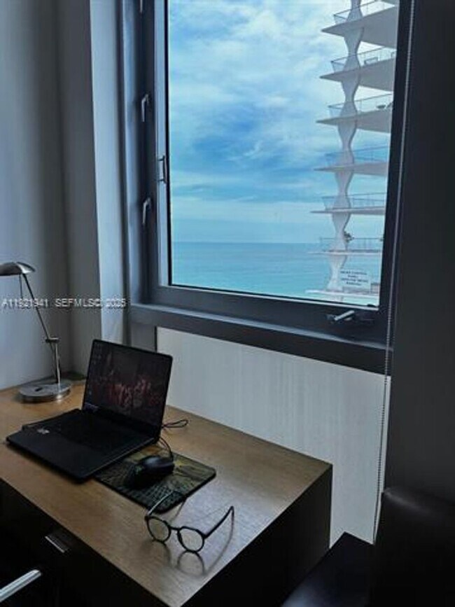 Building Photo - 17001 Collins Ave