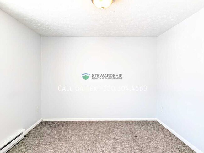 Building Photo - 1111 N Elm St