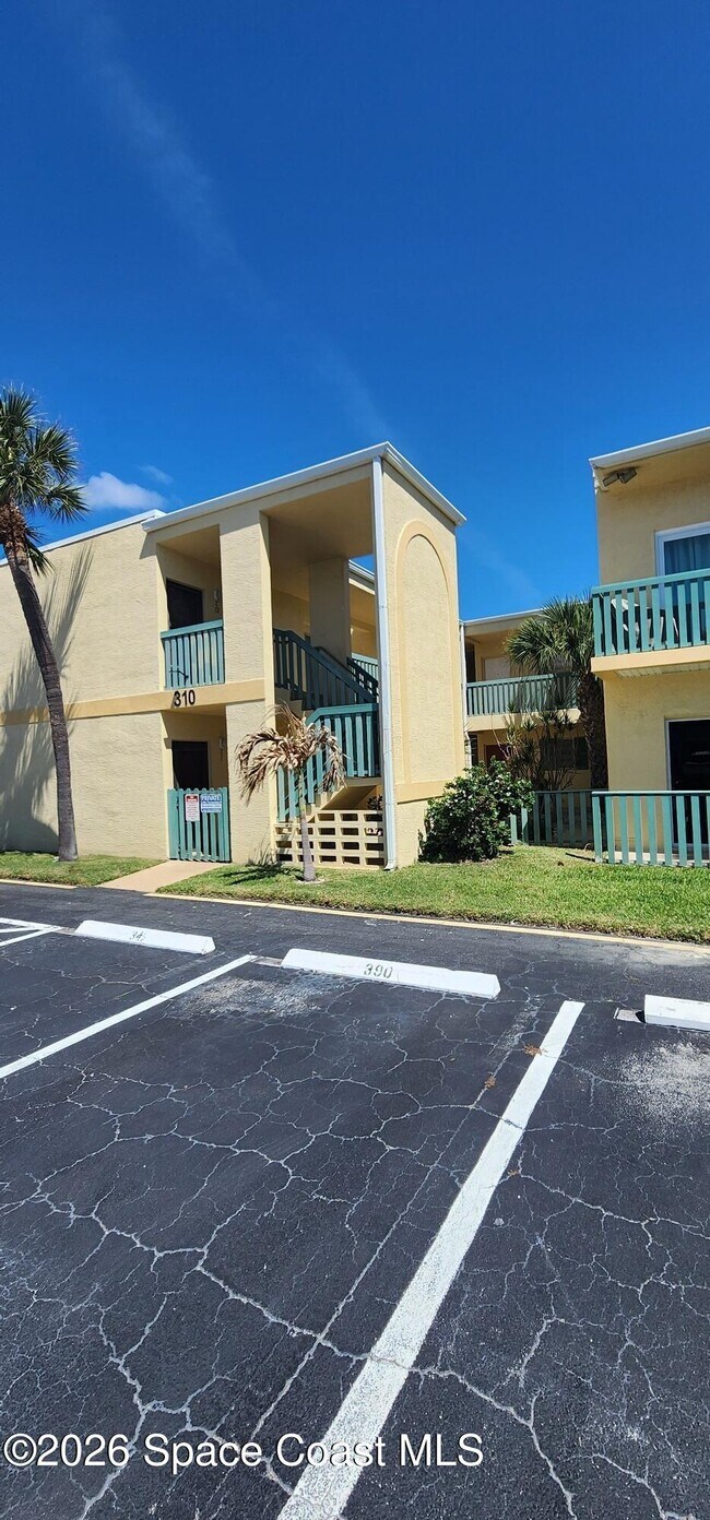 Building Photo - 310 Taylor Ave