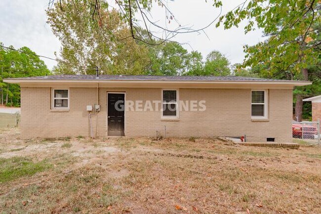Building Photo - NOW OFFERING 1-MONTH FREE OFF FIRST FULL M...
