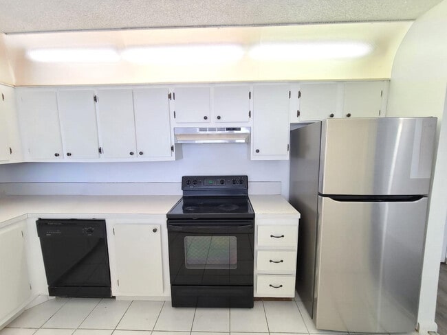 Building Photo - 14850 Naranja Lakes Blvd