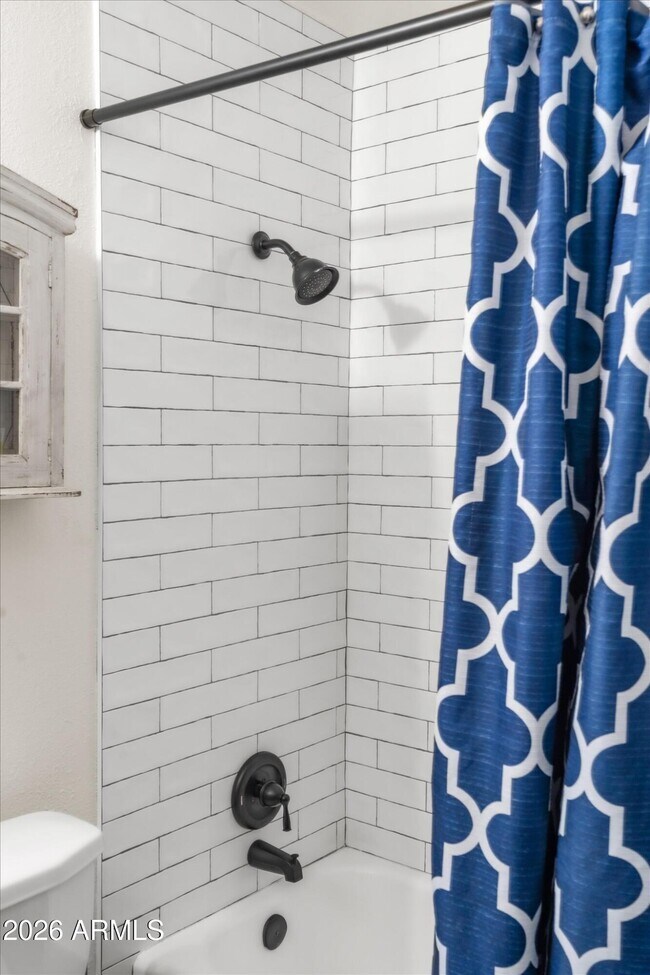 Building Photo - 423 N 73rd Pl