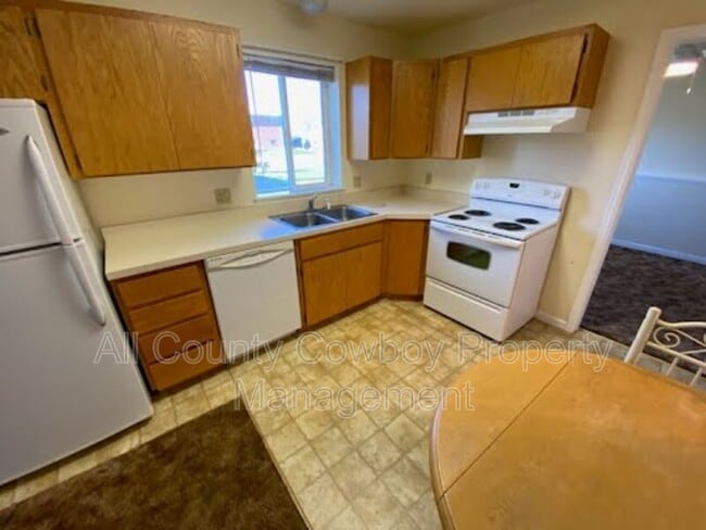 Primary Photo - 509 E Curtis St