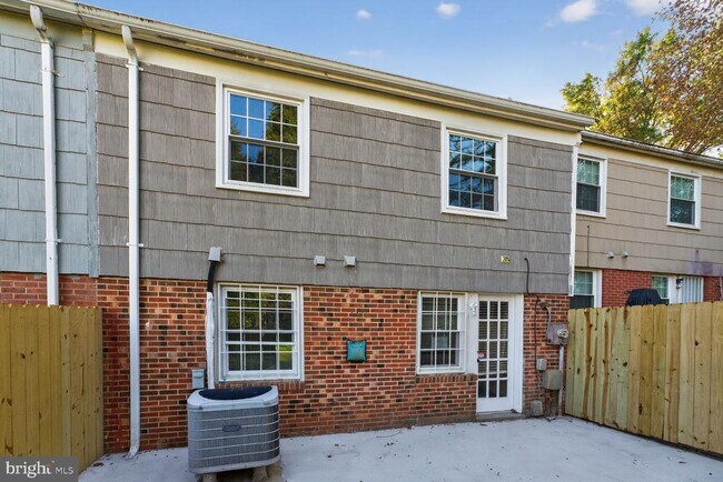 Building Photo - 1532 Potomac Heights Dr