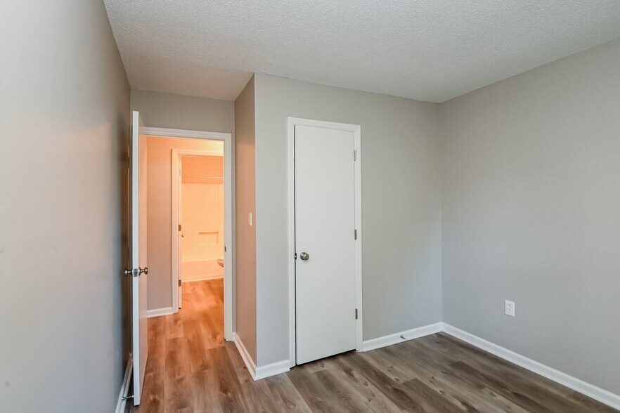 Building Photo - 5604 Lyford Ct